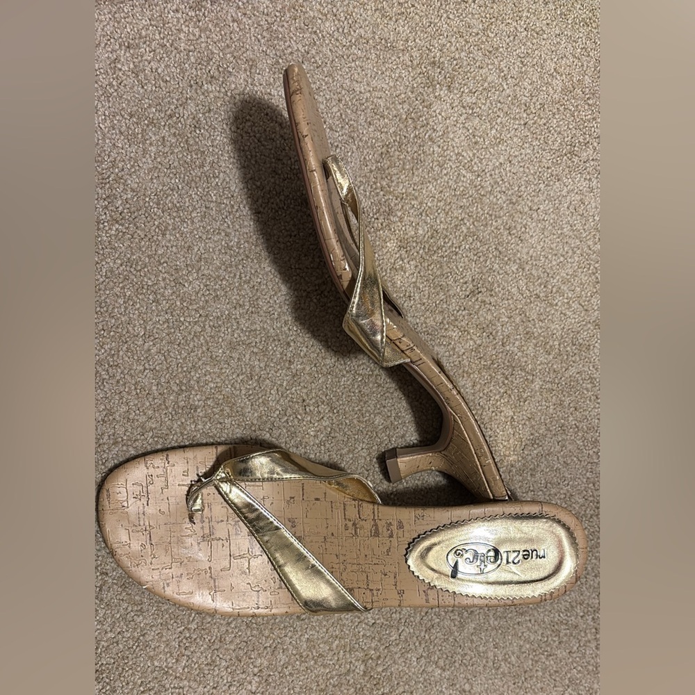 Mezlan Metallic Gold Sandals